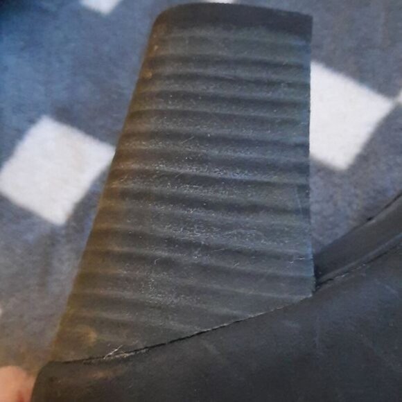 Clarks Indigo Black Buckle Zipper 3 Inches Block Heel Ankle Bootie Size 7.5 - Picture 14 of 16